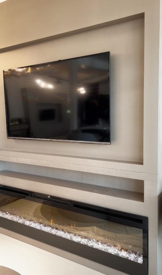 Berlin TV Ünitesi - Gömme Şömineli 200cm, Elektrikli Şömine