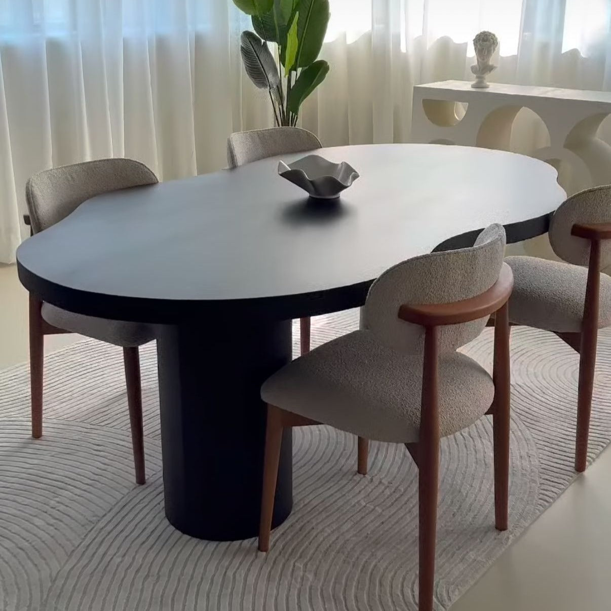 Bugatti Yemek Masası - Como Ayak, Siyah Meşe